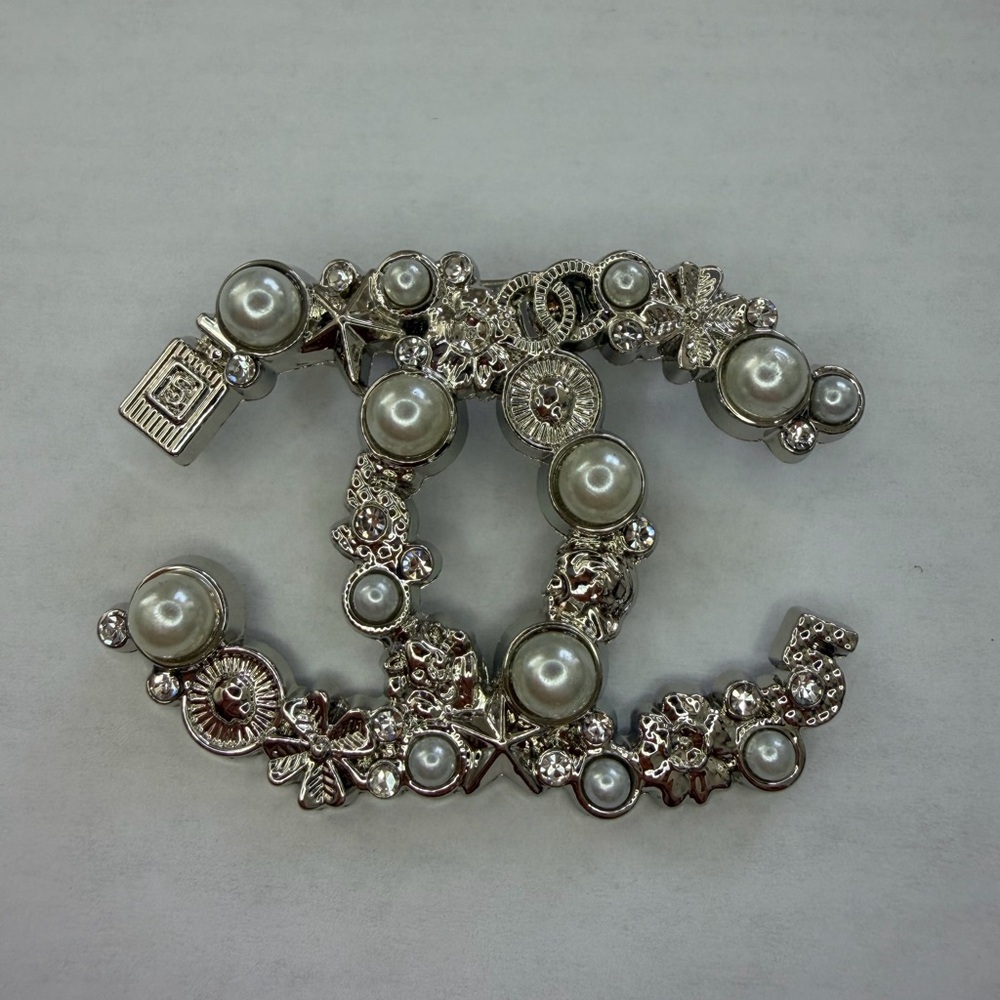 Beautiful Brooch NWOT 💎